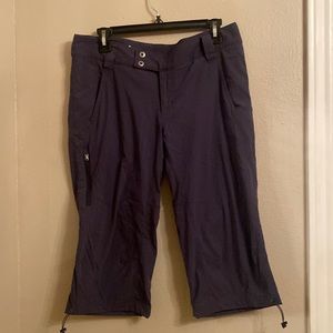 Columbia Gray Ladies Cropped Pants sz 12 with Sun Protection